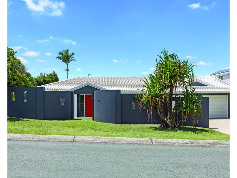 18 Southern Cross Parade, Sunrise Beach QLD 4567