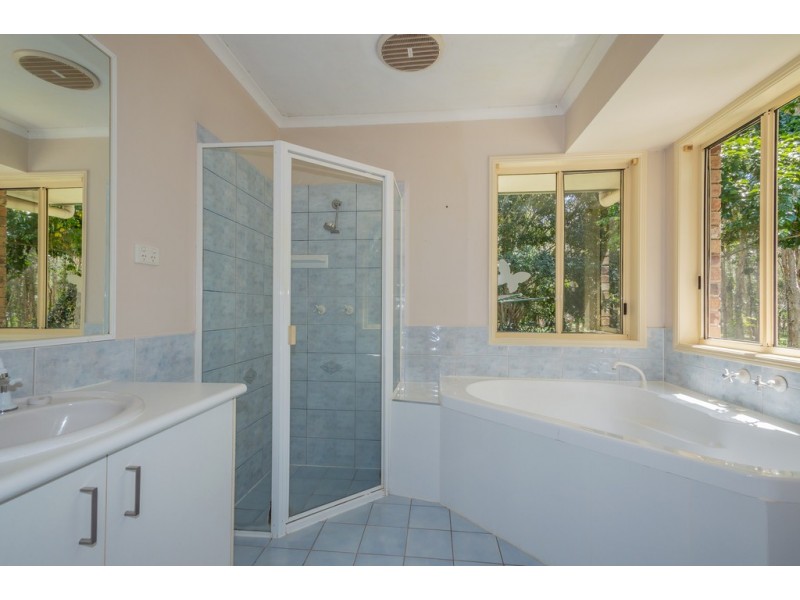 7 Coach Court, Cooroibah QLD 4565