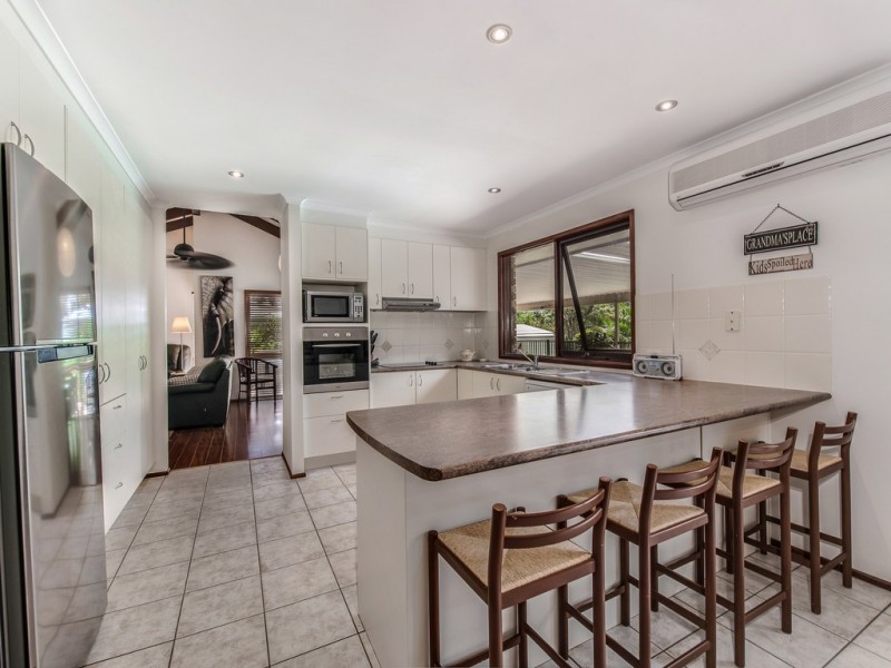 4 Illoura Place, Cooroibah QLD 4565