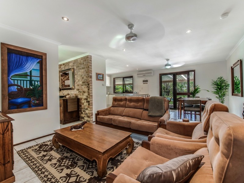 4 Illoura Place, Cooroibah QLD 4565