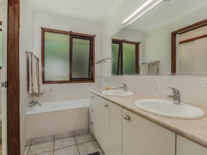 4 Illoura Place, Cooroibah QLD 4565