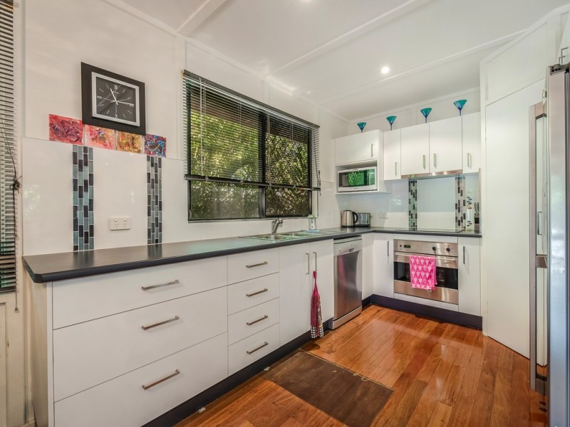 19 Pines Avenue, Cooroibah QLD 4565