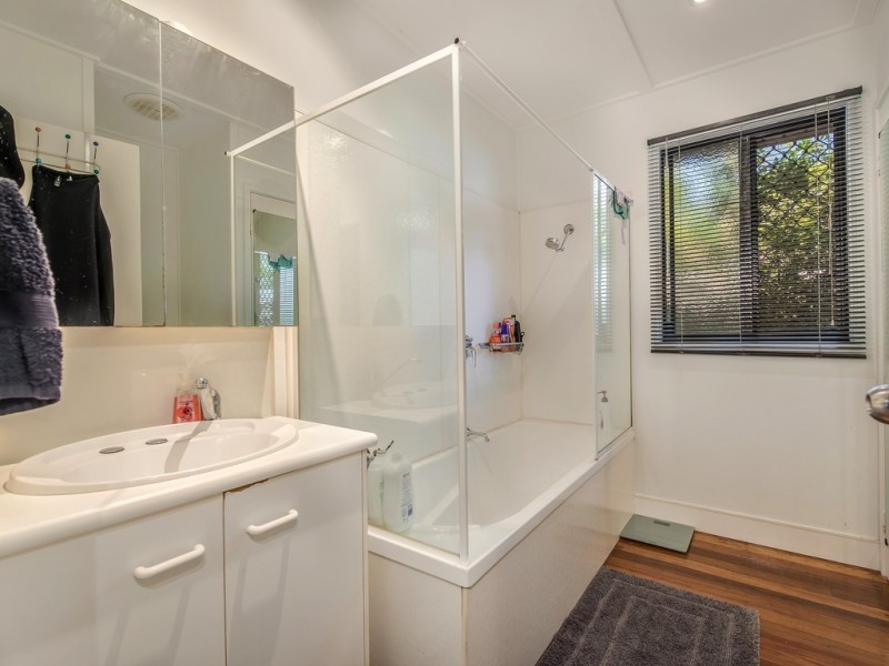 19 Pines Avenue, Cooroibah QLD 4565