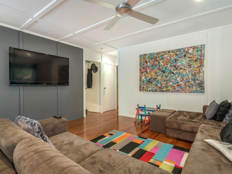 19 Pines Avenue, Cooroibah QLD 4565