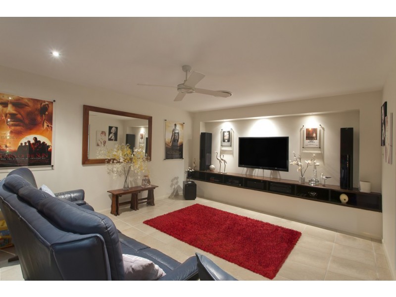 25 Tait Street, Tewantin QLD 4565