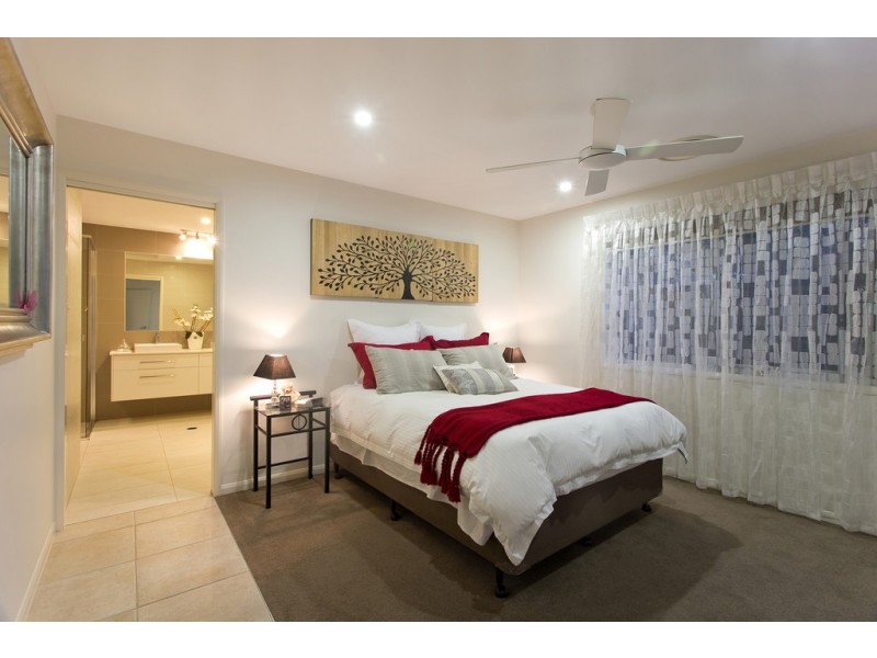 25 Tait Street, Tewantin QLD 4565