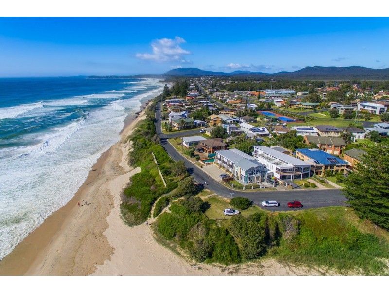 1 Illaroo Road, Lake Cathie NSW 2445