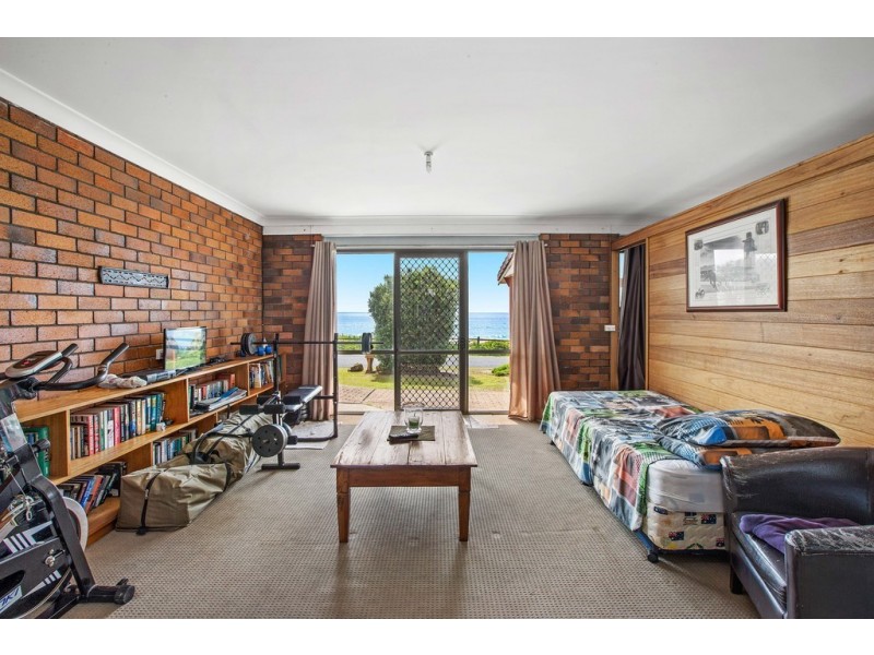 1 Illaroo Road, Lake Cathie NSW 2445