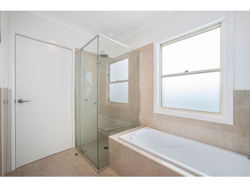 10 Southern Ocean Street, Lake Cathie NSW 2445