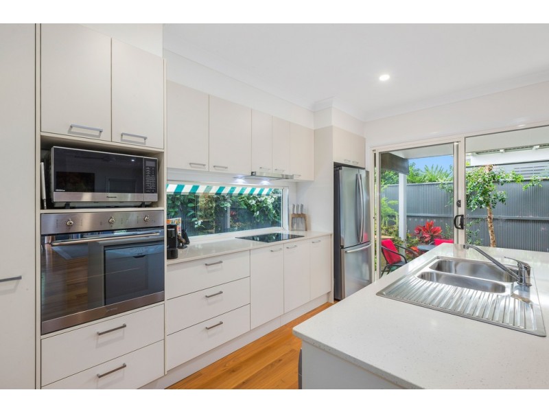 10 Southern Ocean Street, Lake Cathie NSW 2445