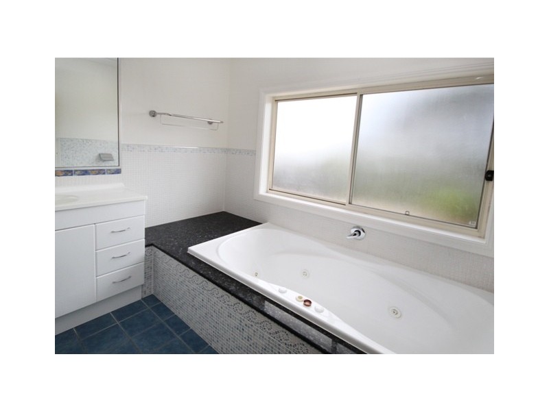 40 Lewis Street, Old Bar NSW 2430