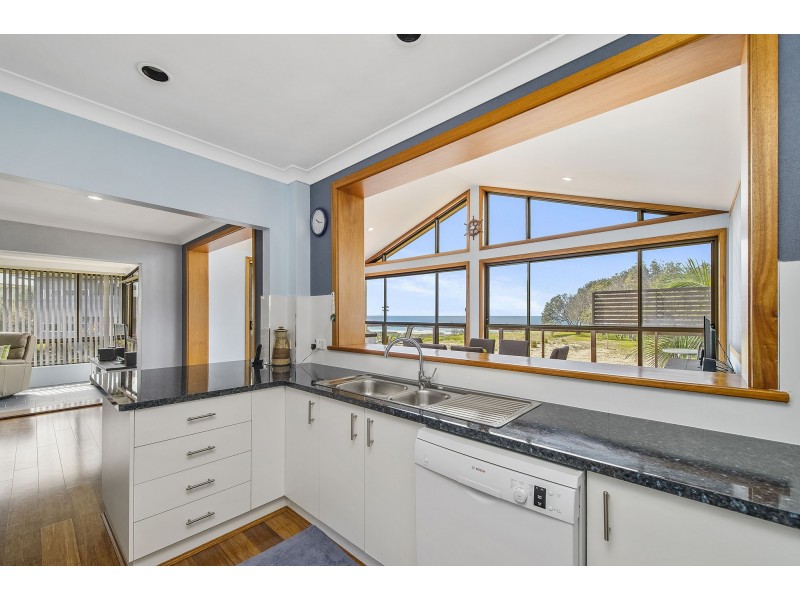 120 Camden Head Road, Dunbogan NSW 2443