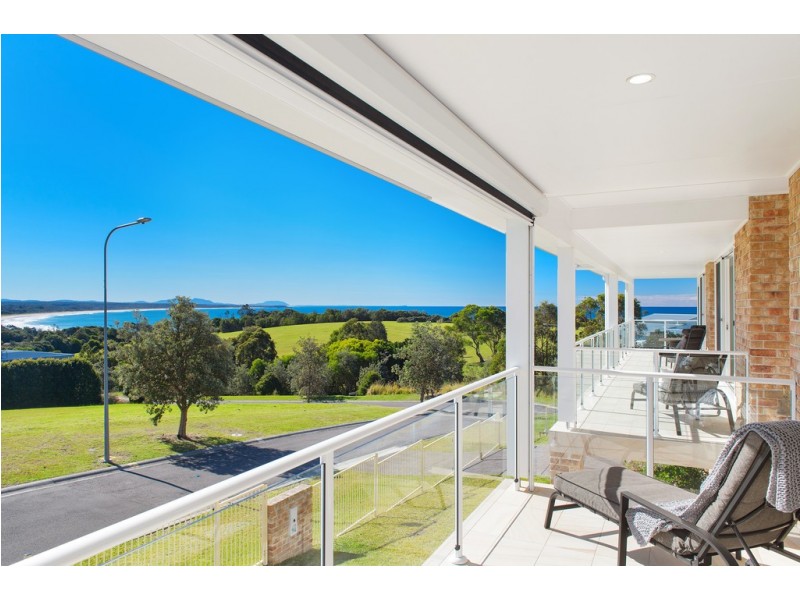 22 GLENELG CRESCENT, Red Head NSW 2430