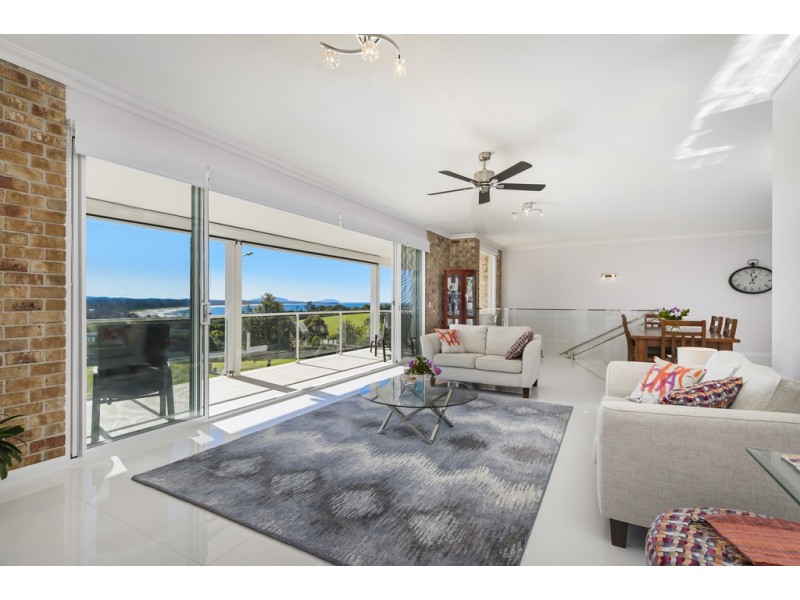 22 GLENELG CRESCENT, Red Head NSW 2430