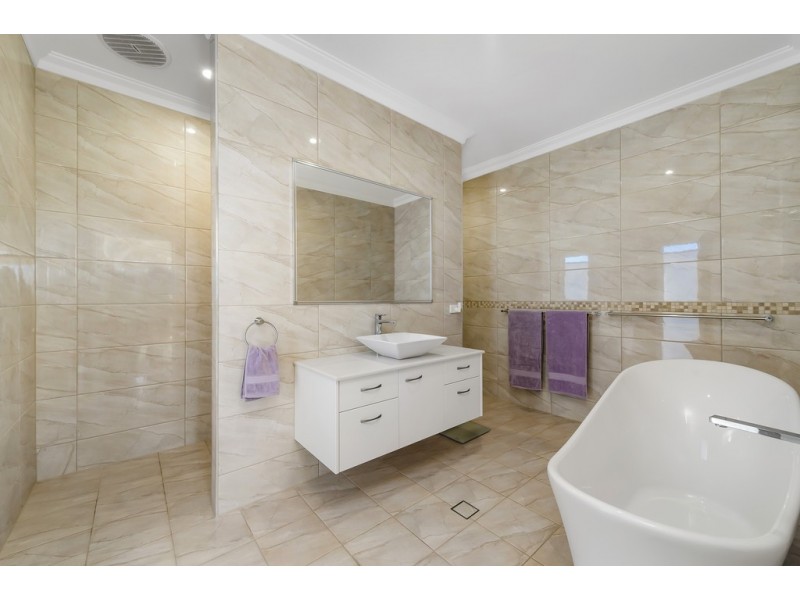 22 GLENELG CRESCENT, Red Head NSW 2430