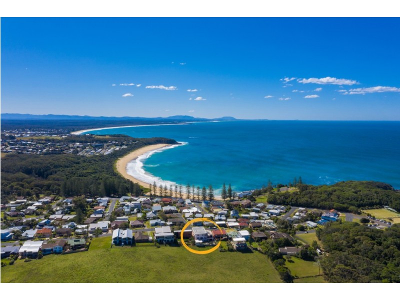 22 High Street, Black Head NSW 2430