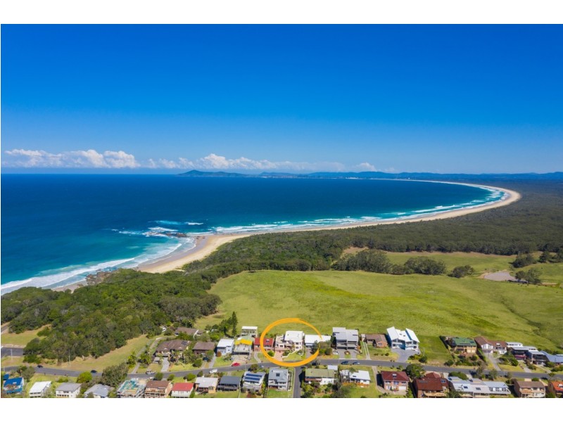 22 High Street, Black Head NSW 2430