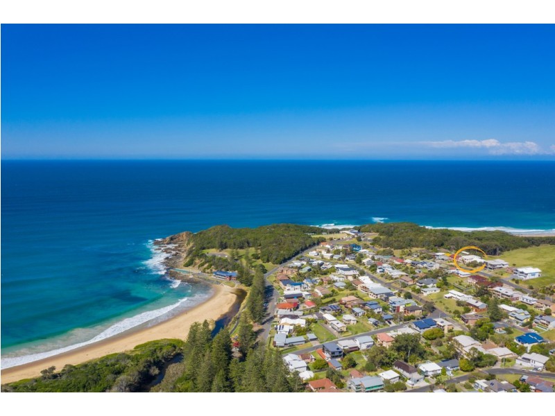 22 High Street, Black Head NSW 2430