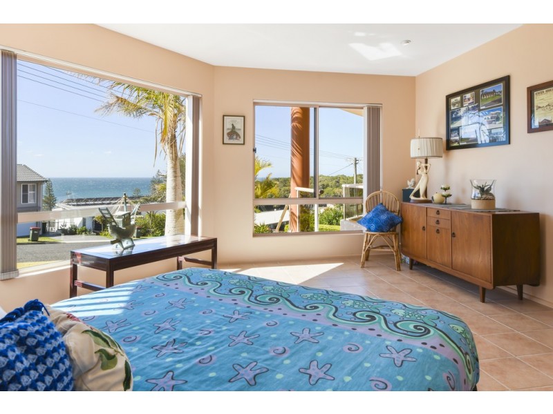 22 High Street, Black Head NSW 2430