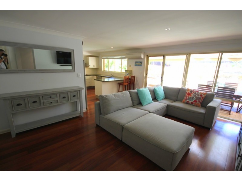 52 Explorers Way, Lake Cathie NSW 2445