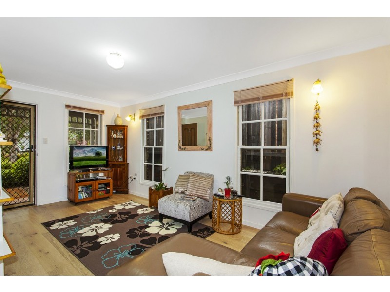 2/36 Bronzewing DR, Erina NSW 2250