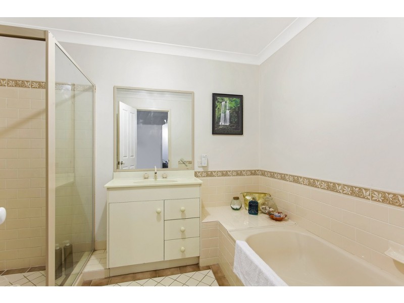 2/36 Bronzewing DR, Erina NSW 2250