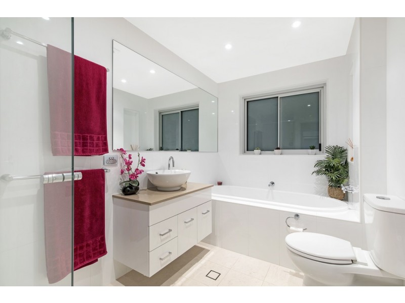 1/18 Campbell Crescent, Terrigal NSW 2260