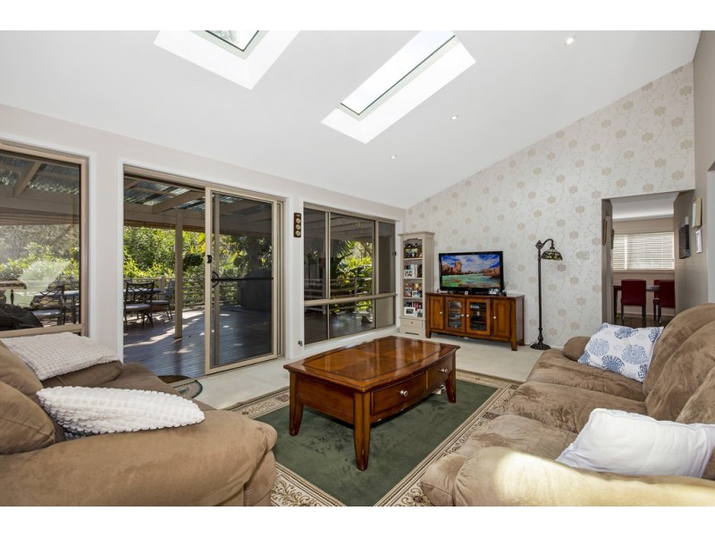 90 Lake Shore Drive, North Avoca NSW 2260