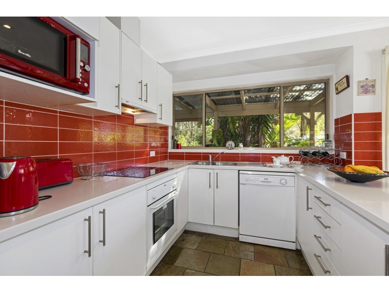 90 Lake Shore Drive, North Avoca NSW 2260