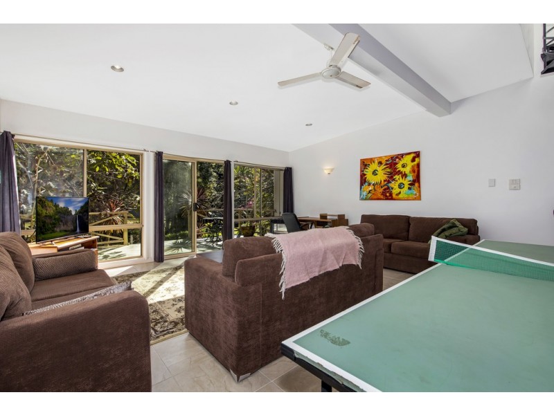 90 Lake Shore Drive, North Avoca NSW 2260