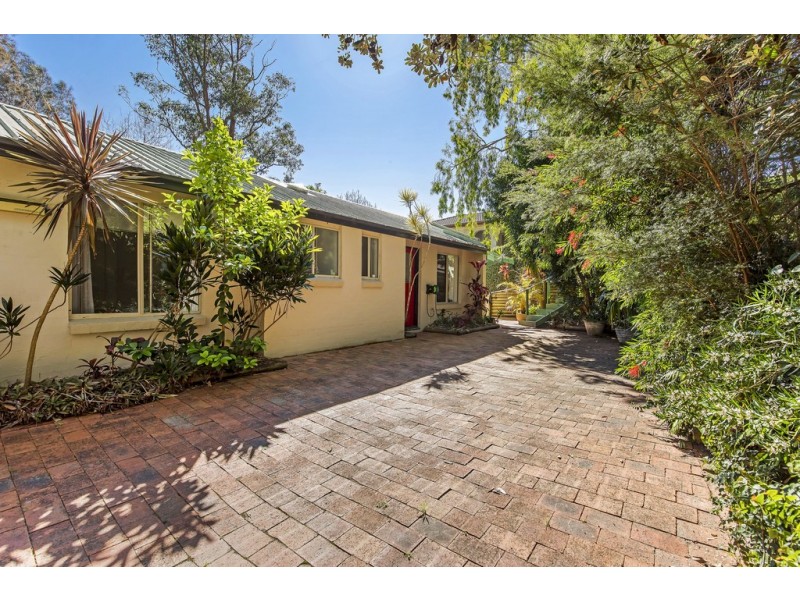 90 Lake Shore Drive, North Avoca NSW 2260