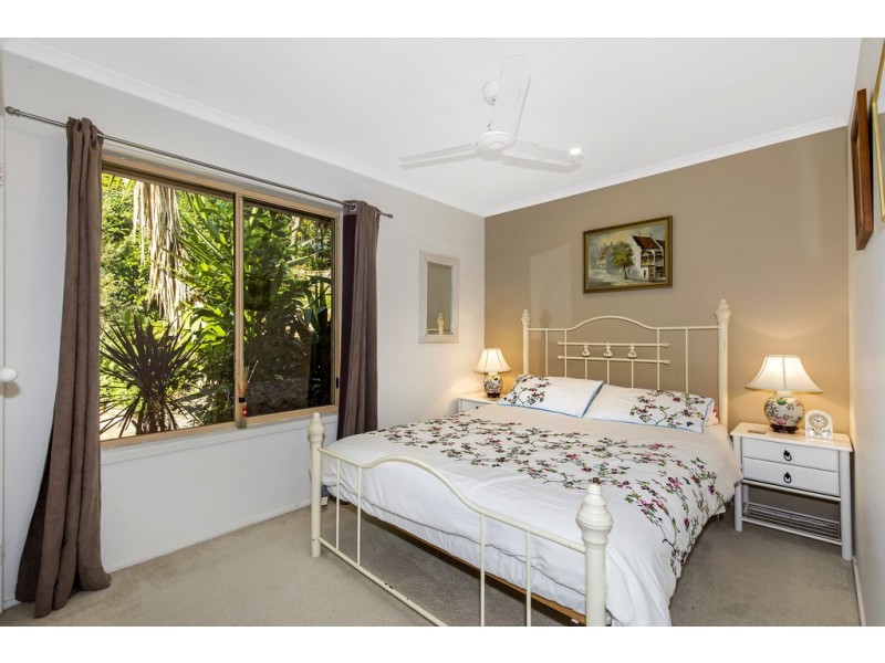 90 Lake Shore Drive, North Avoca NSW 2260