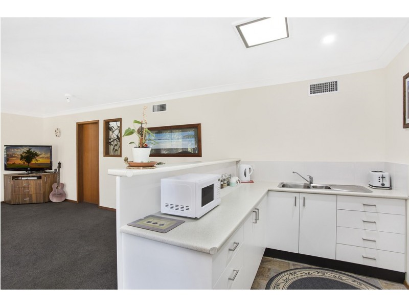 29 Shakespeare Avenue, Bateau Bay NSW 2261