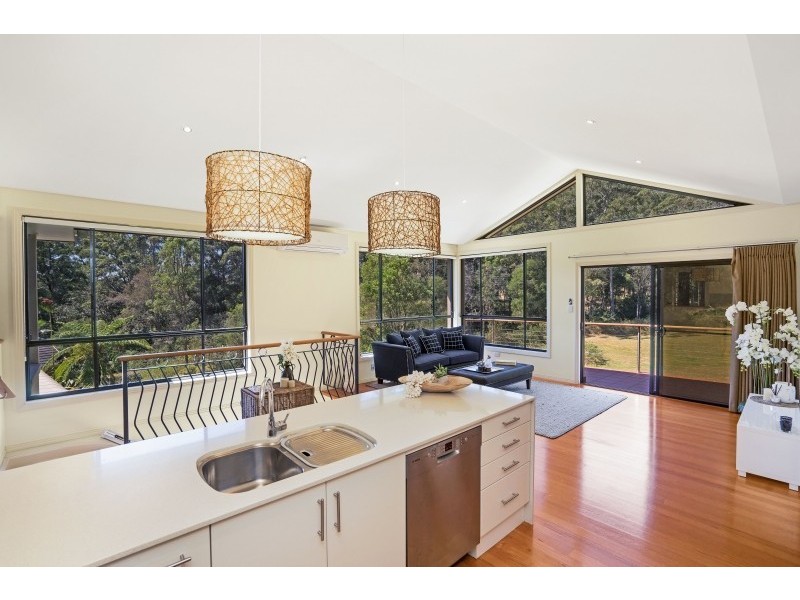 31 Thames Drive, Erina NSW 2250