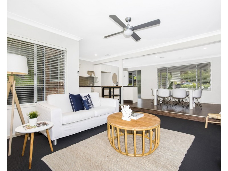 2/97 Lake Shore Drive, North Avoca NSW 2260