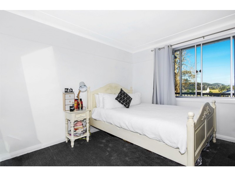 12 Maitland Road, Springfield NSW 2250