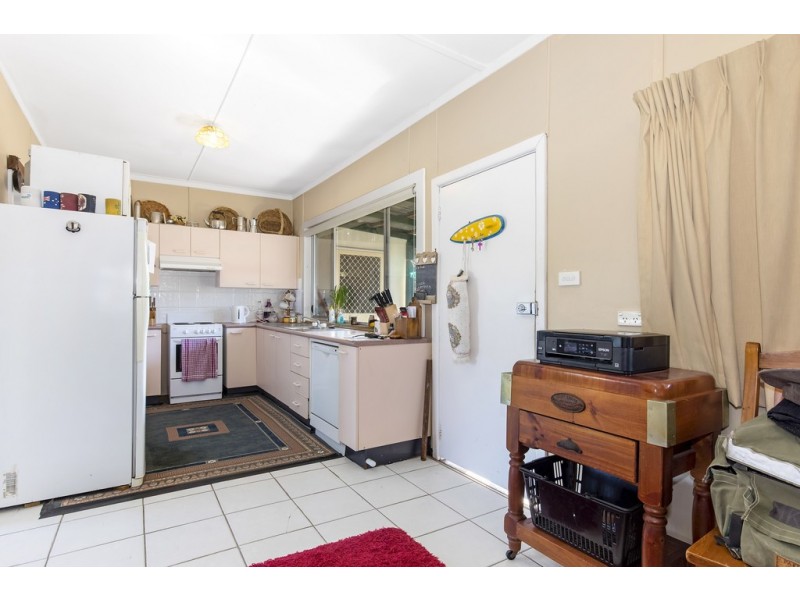 959 The Entrance Road, Forresters Beach NSW 2260