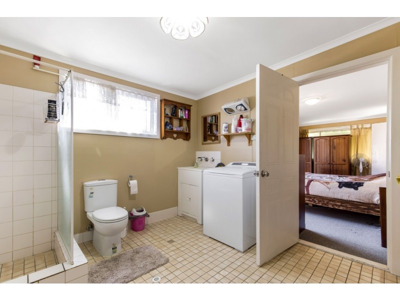 959 The Entrance Road, Forresters Beach NSW 2260