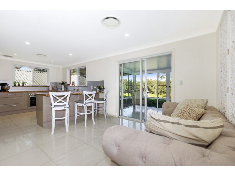 221 Wells Street, Springfield NSW 2250