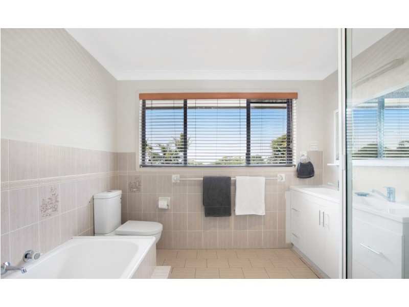 8 Blue View Crescent, Terrigal NSW 2260