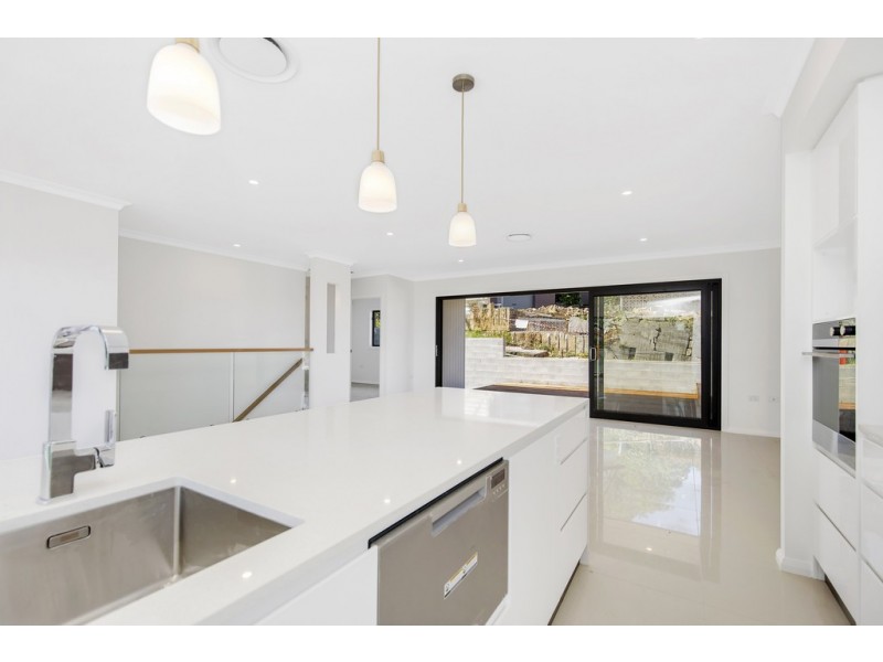 2/20 Lushington Street, East Gosford NSW 2250