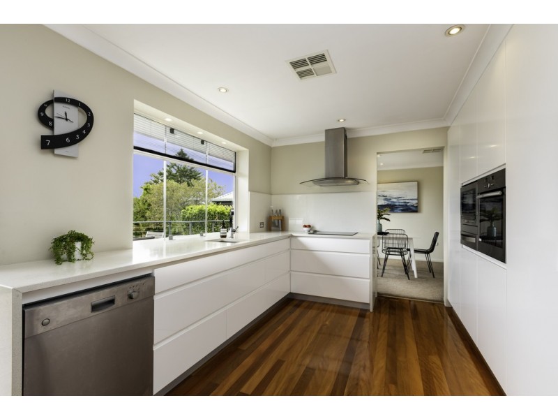 100 Old Gosford Road, Wamberal NSW 2260