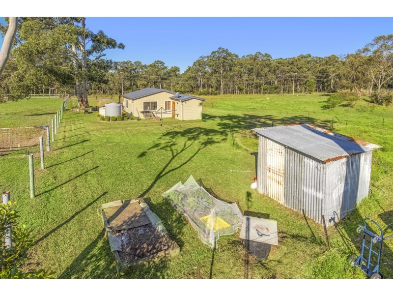 92 Mountain Road, Halloran NSW 2259