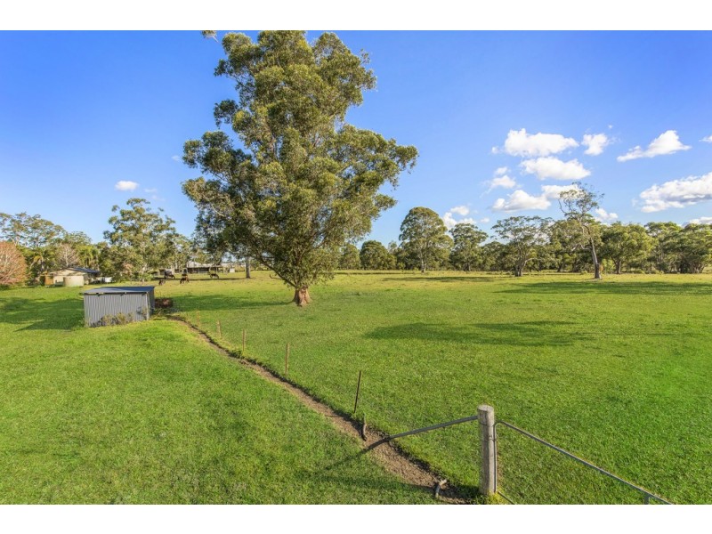 92 Mountain Road, Halloran NSW 2259