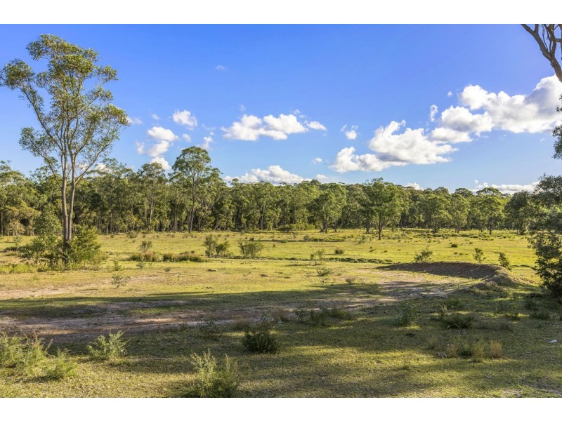 92 Mountain Road, Halloran NSW 2259
