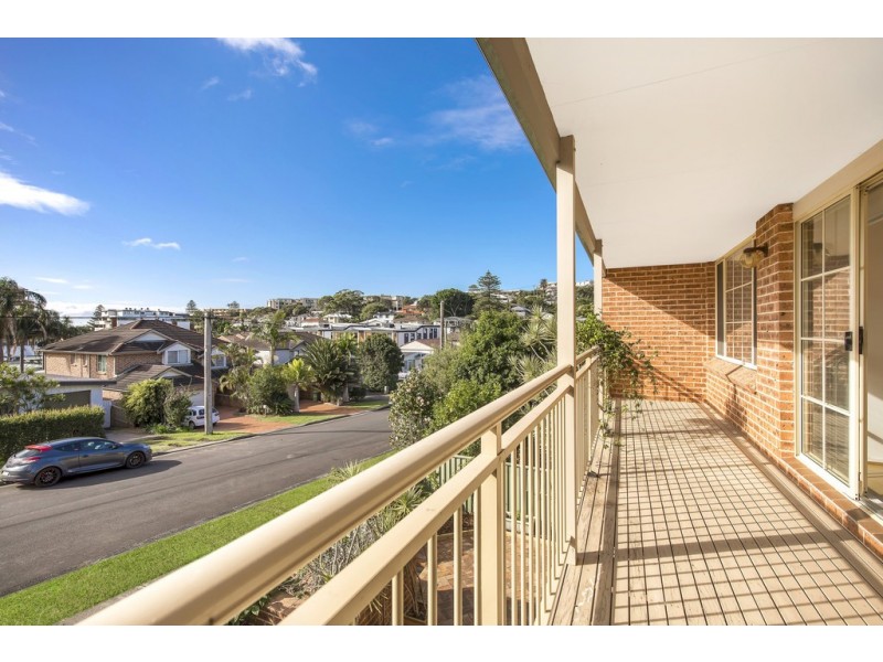 2/14 Henley Avenue, Terrigal NSW 2260
