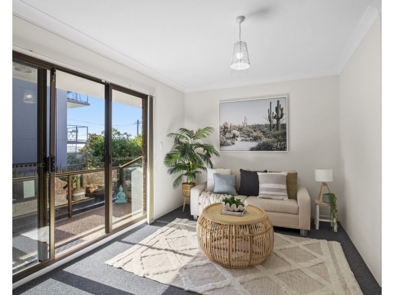 2/19 Barnhill Road, Terrigal NSW 2260