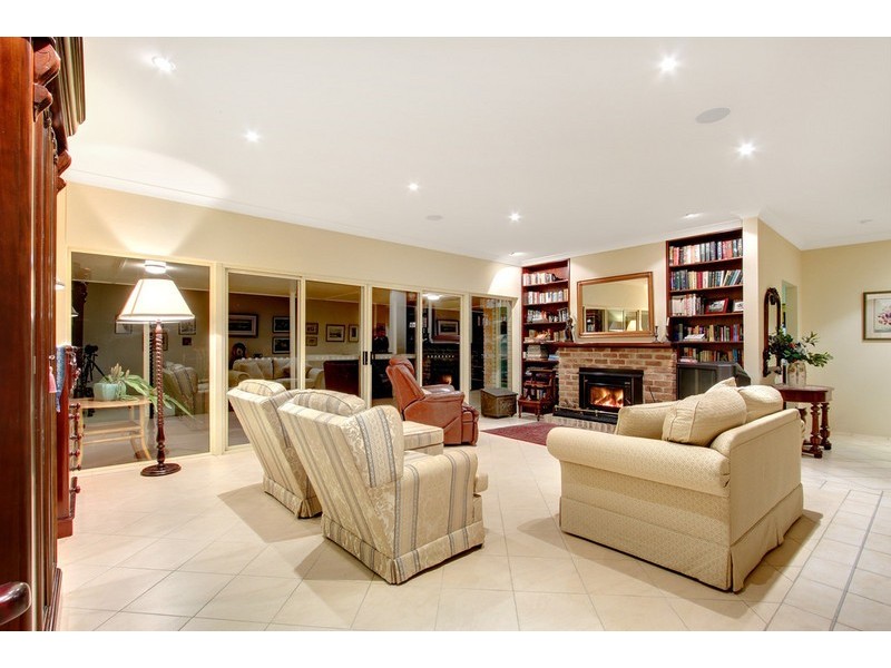 243 Oak Road, Matcham NSW 2250