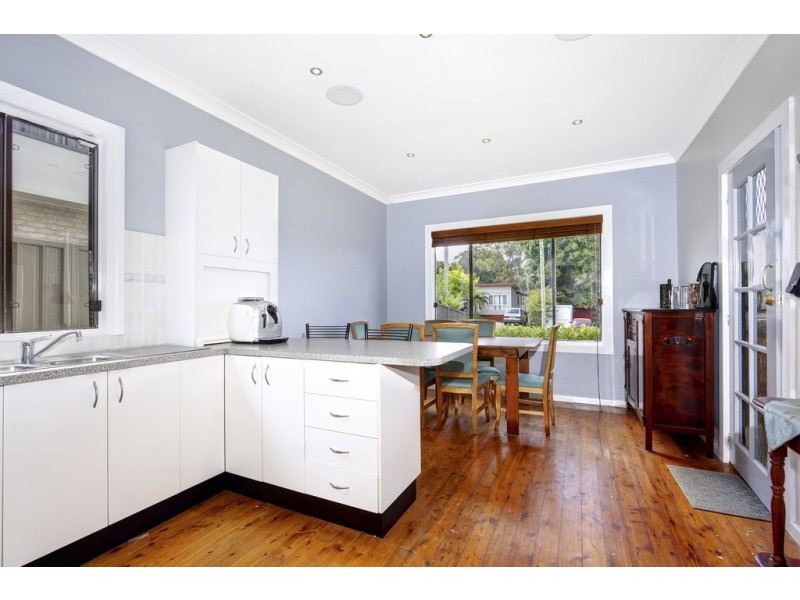 6 Strickland Road, Killarney Vale NSW 2261