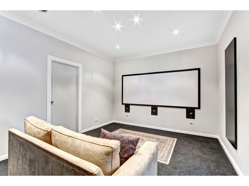 6 Strickland Road, Killarney Vale NSW 2261